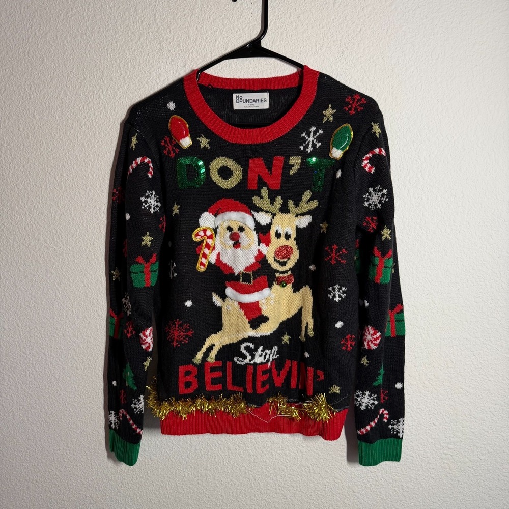 No Boundaries Don't Stop Believing Santa Reindeer Sweater Womens L 12-14 Black